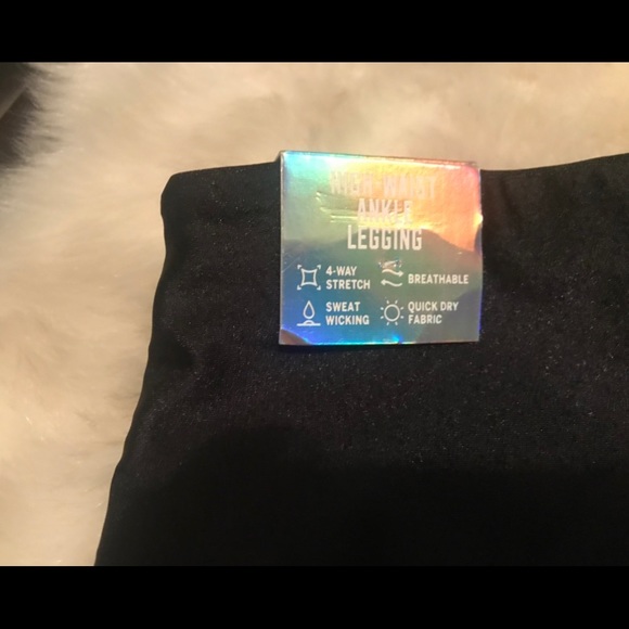 Victoria Secret PINK Ultimate Leggings NWT - Picture 2 of 2